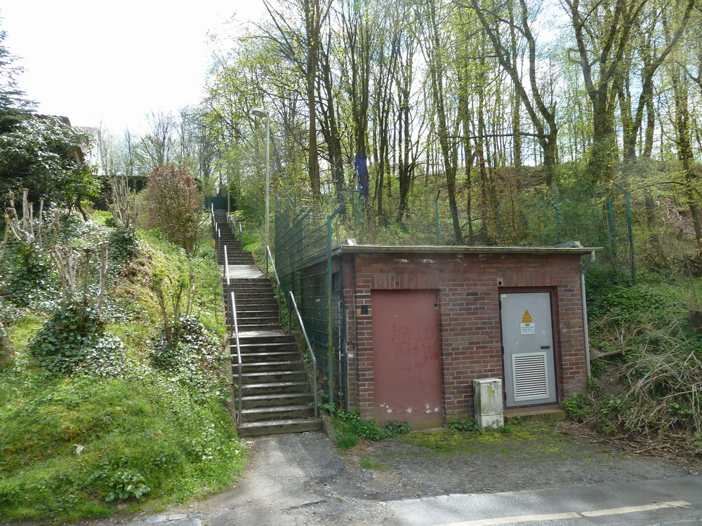 Die Treppe vom Böhler Weg zur Oberen Böhle / Lichtscheider Straße.